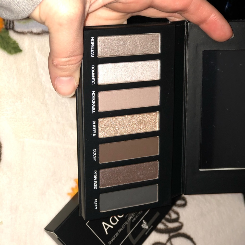 Younique moodstruck pallette #2